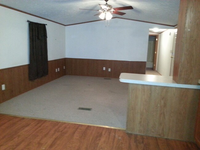 Building Photo - 313 Woodland Dr