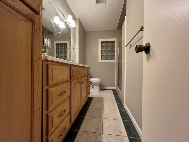 Building Photo - 2603 Goldenrod St