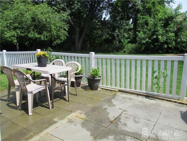 Building Photo - 4 Covington Ct