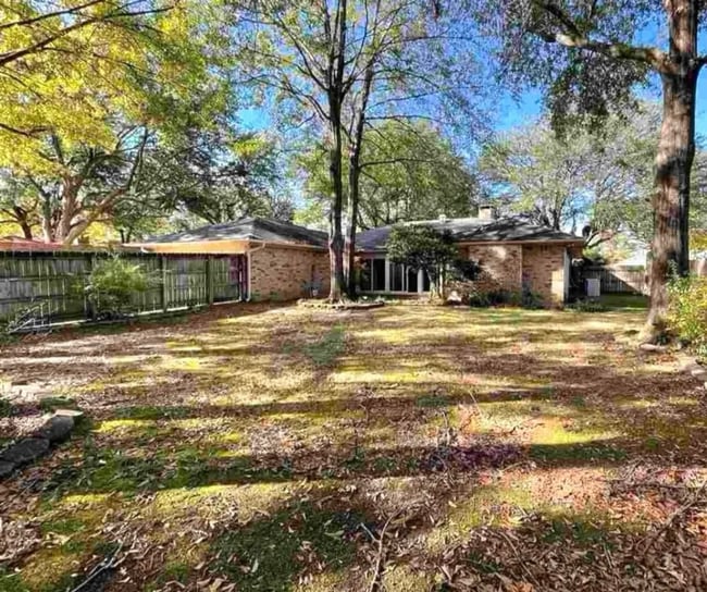 Building Photo - Spacious Pleasant Grove Home available for rent!