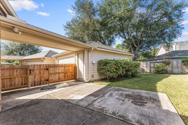 Building Photo - 9406 Laurel Wind Ct