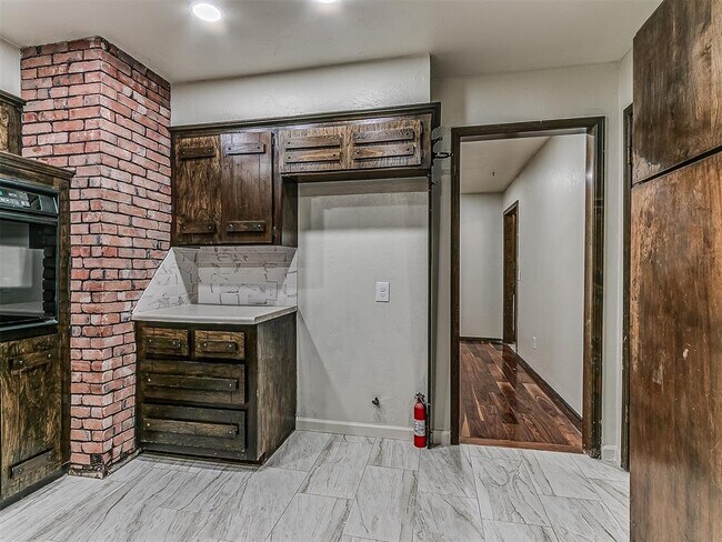 Building Photo - 1170 Mockingbird Cir