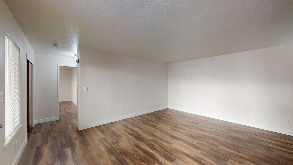Building Photo - 173 Wayside Dr