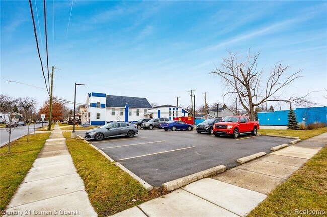 Building Photo - 549 E Marshall St
