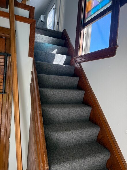 Building Photo - 110 Lake Ave