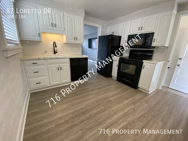 Building Photo - Newly Renovated Single Family Home! Move i...