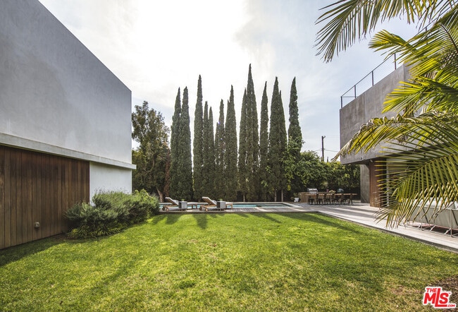 Building Photo - 12662 Rose Ave