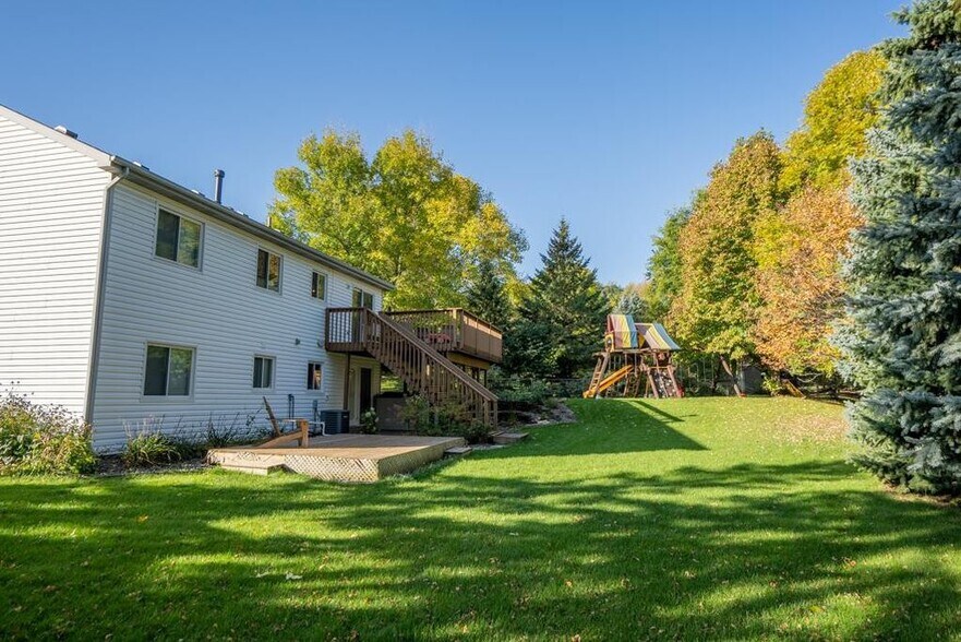 Building Photo - 2432 Henslow Ct N