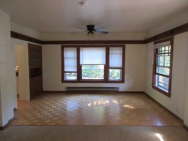 Building Photo - Charming Two Bedroom House by the Park