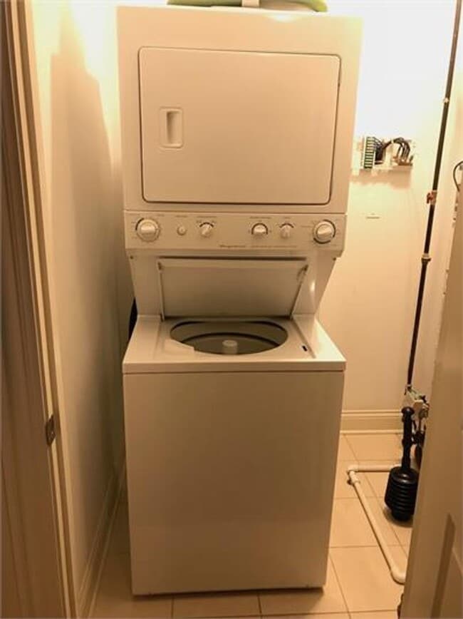 Building Photo - 7412 Madison St