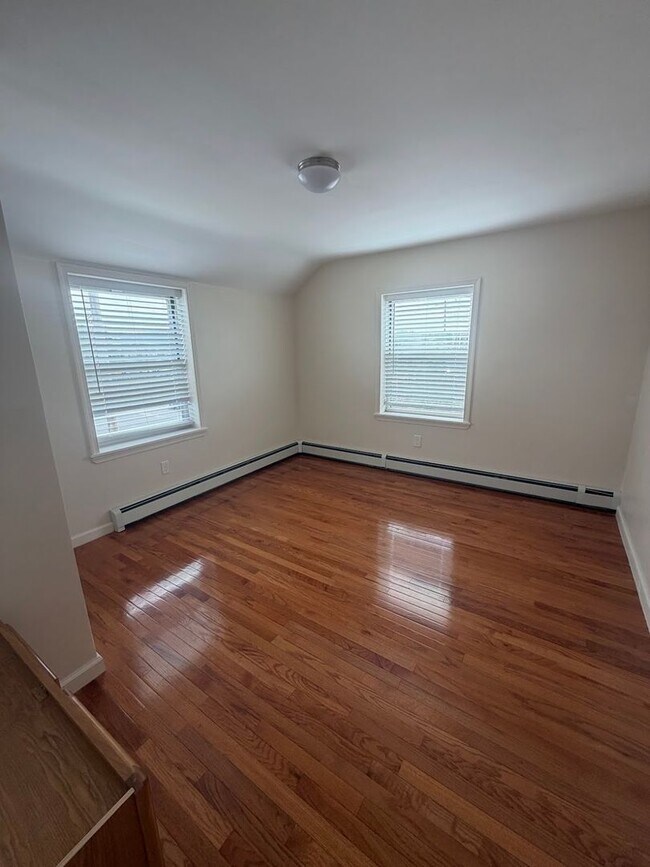 Building Photo - 4 Bedroom Single Family Home for Rent