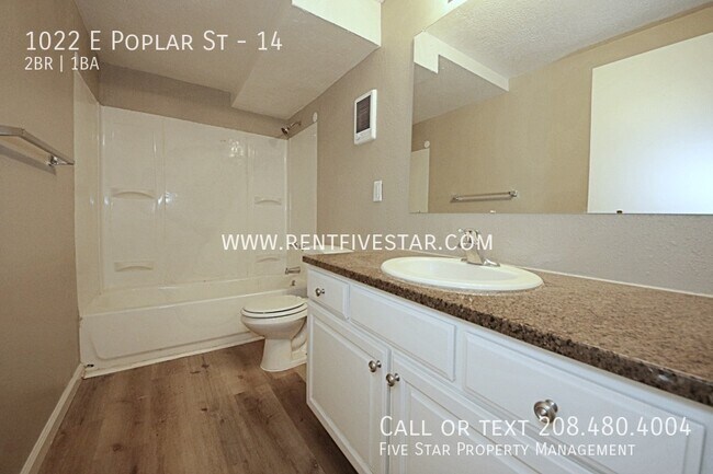 Building Photo - 1022 E Poplar St