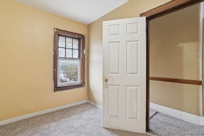 Building Photo - 5421 Toledo St