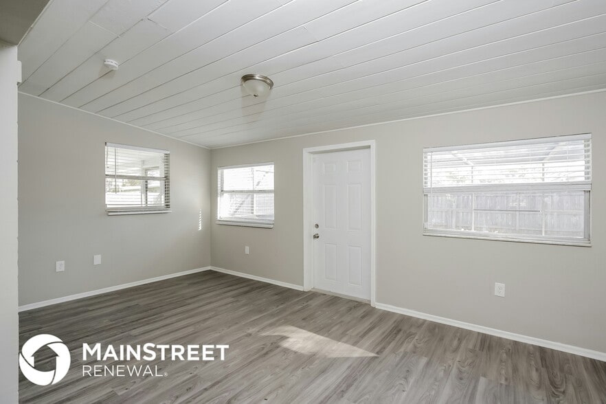 Building Photo - 6405 5th St E