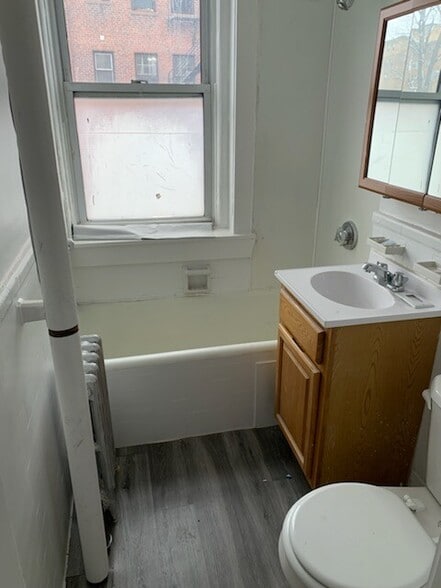 Building Photo - 108 Washington St