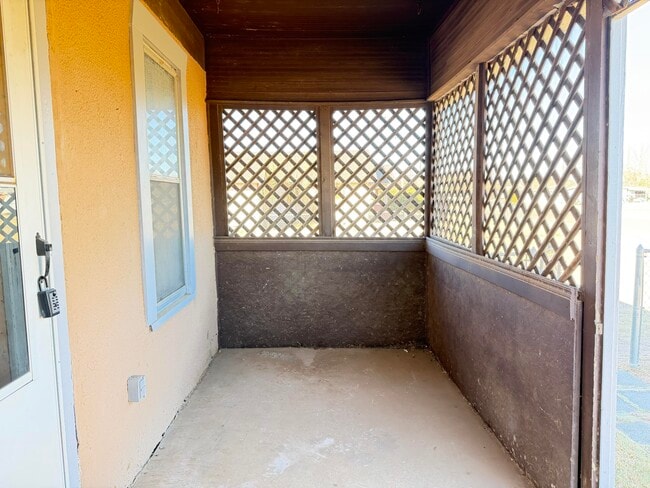 Building Photo - 215 S 3rd St