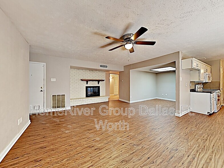Building Photo - 5117 Bartlett Dr