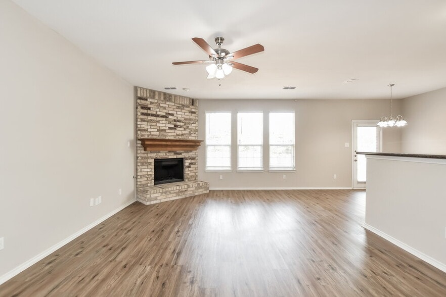 Building Photo - 3686 Juniper Hills Dr