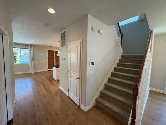 Building Photo - NW Two story home, located in Foxwood subd...