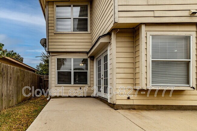 Building Photo - 7121 Lynn Lake Dr