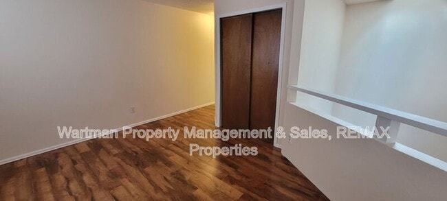 Building Photo - 4560 Excalibur Ct