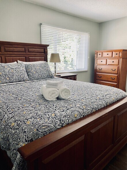 Building Photo - 216 Cobblestone Dr