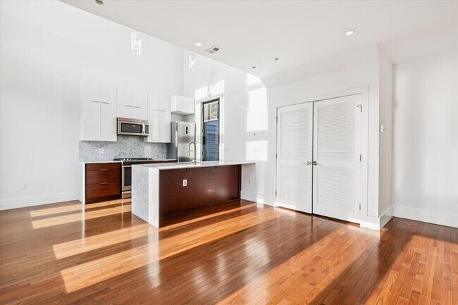 Building Photo - 1469 Harvard St NW