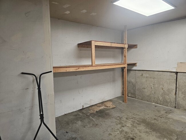 Building Photo - Check out this Beautiful 4 bedroom 2 Bathroom Home in West Valley Ut!!