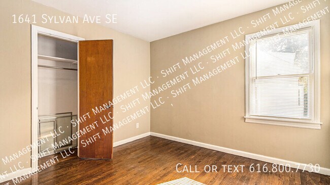 Building Photo - 1641 Sylvan Ave SE