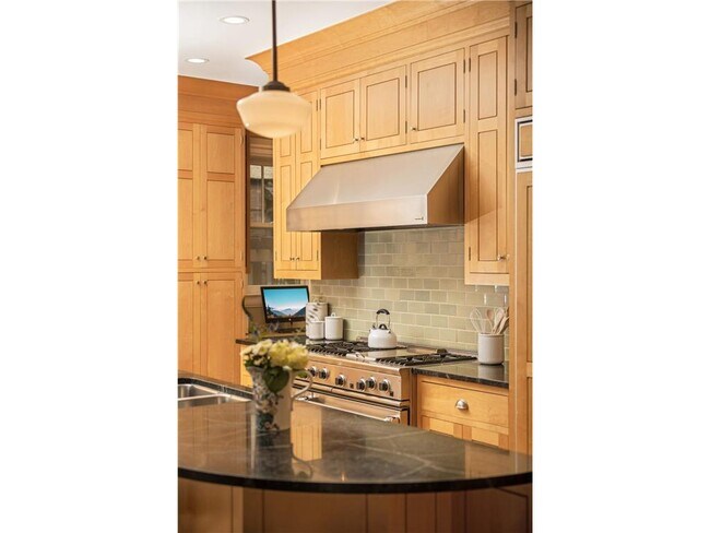 Building Photo - 1776 Knox Ave S