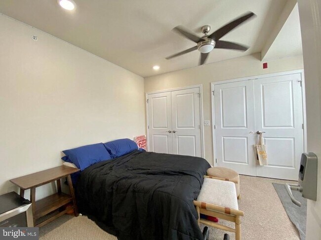 Building Photo - 1950 N Gratz St