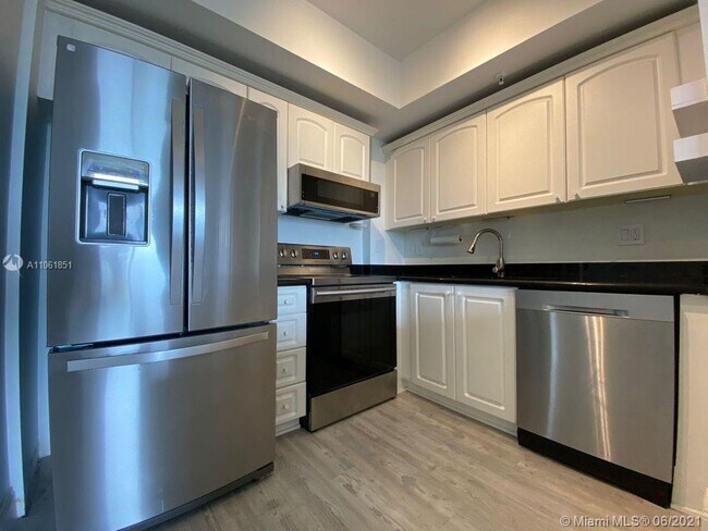 Building Photo - 3500 Coral Wy