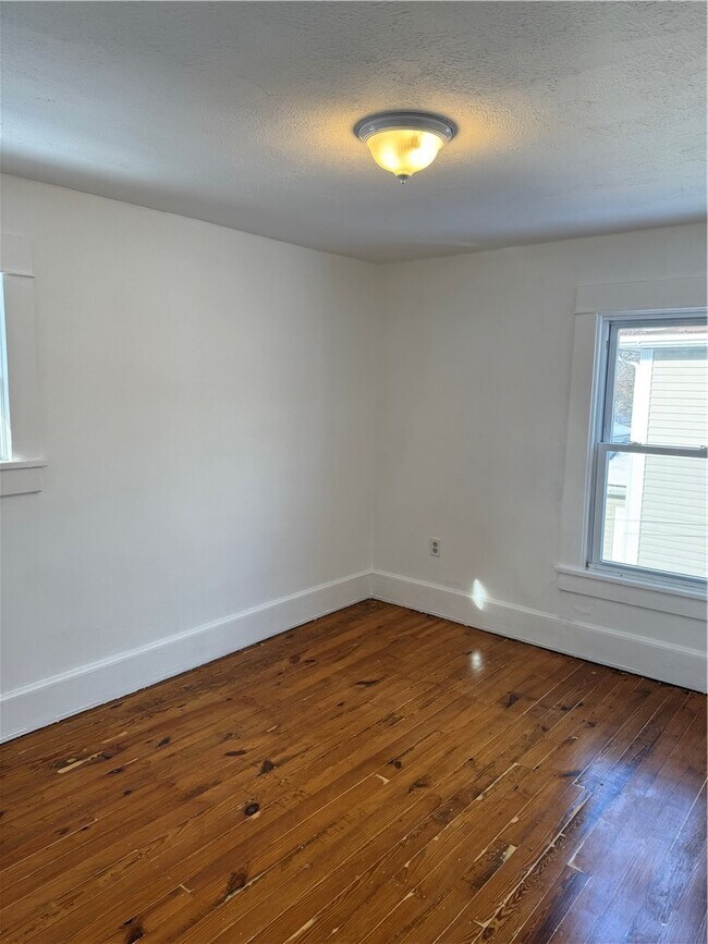 Building Photo - 459 Brainard Pl