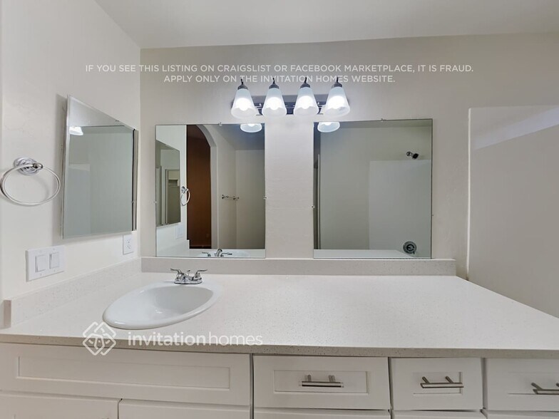 Building Photo - 13383 W Watson Ln