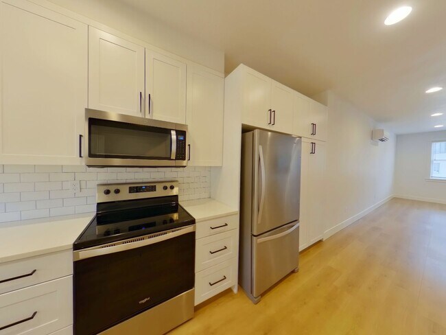 Building Photo - 2790 NW Harrison Blvd