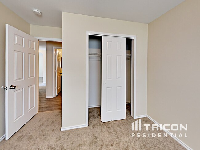 Building Photo - 1027 Creek Knoll