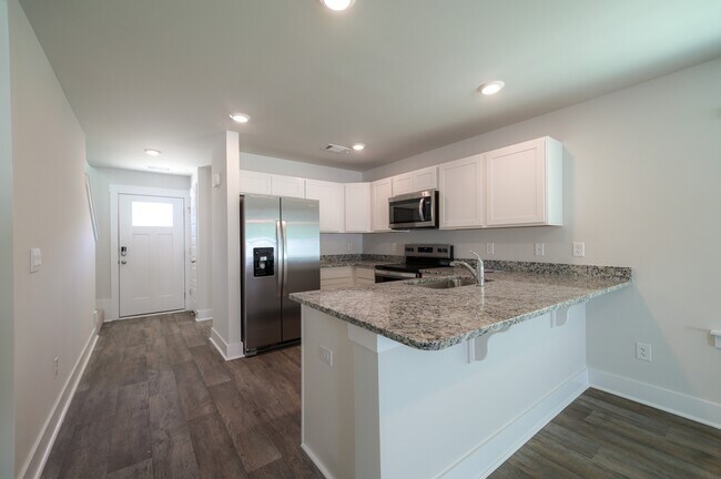 Building Photo - 109 S Grassland Rd