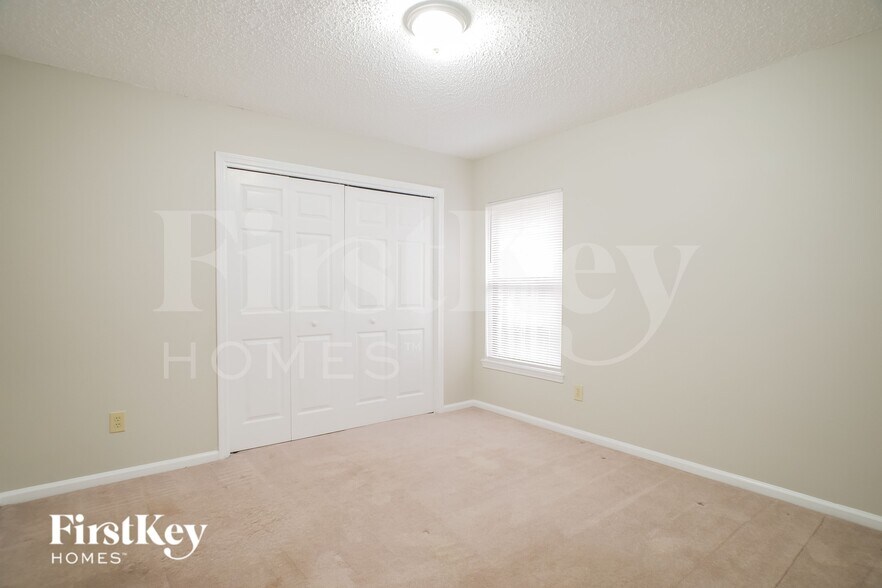 Building Photo - 561 Sparrow Branch Cir