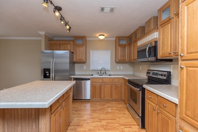 Building Photo - 11784 FM Rd 16