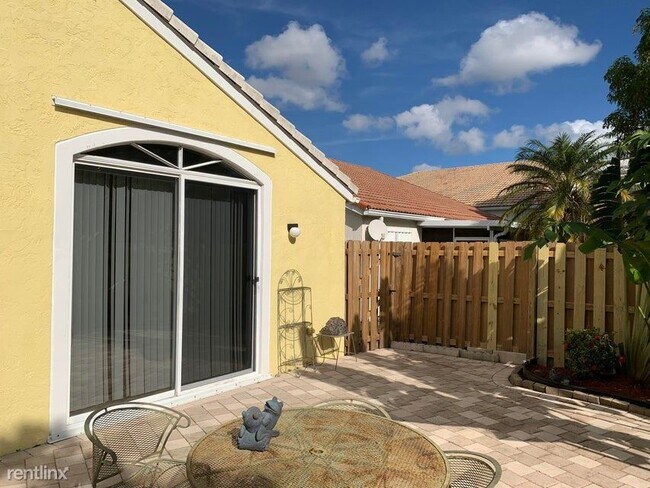 Building Photo - 3 br, 2 bath House - 202 Wedgewood Cir