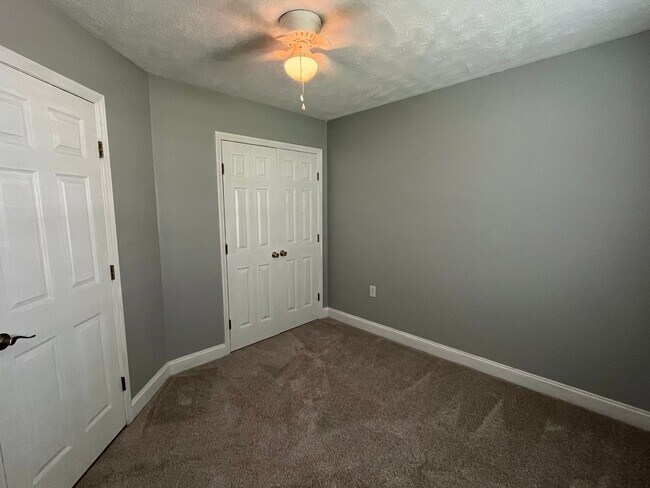 Building Photo - Charming 3 Bed, 2 Bath Plus Bonus Room in ...