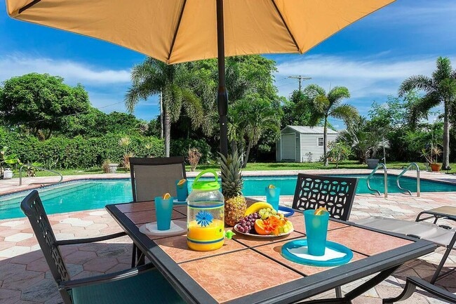 Building Photo - 272 NW 45th St