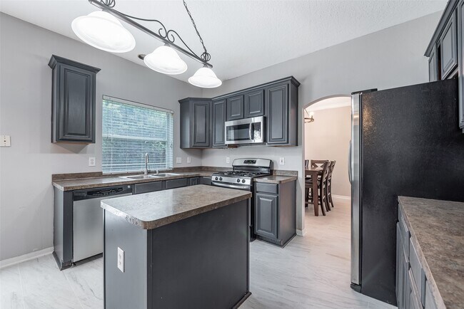 Building Photo - 3306 Autumn Forest Dr