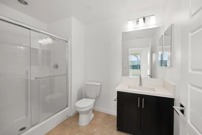 Building Photo - 370 Broadway Dr