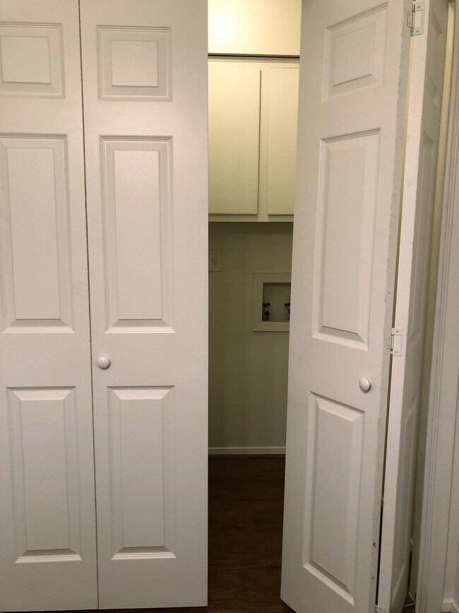 Building Photo - 3620MN