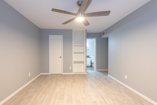 Building Photo - 14600 Fonmeadow Dr