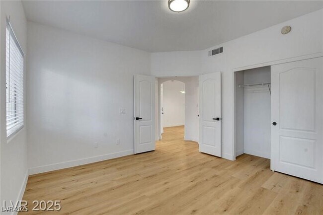 Building Photo - 7400 W Flamingo Rd