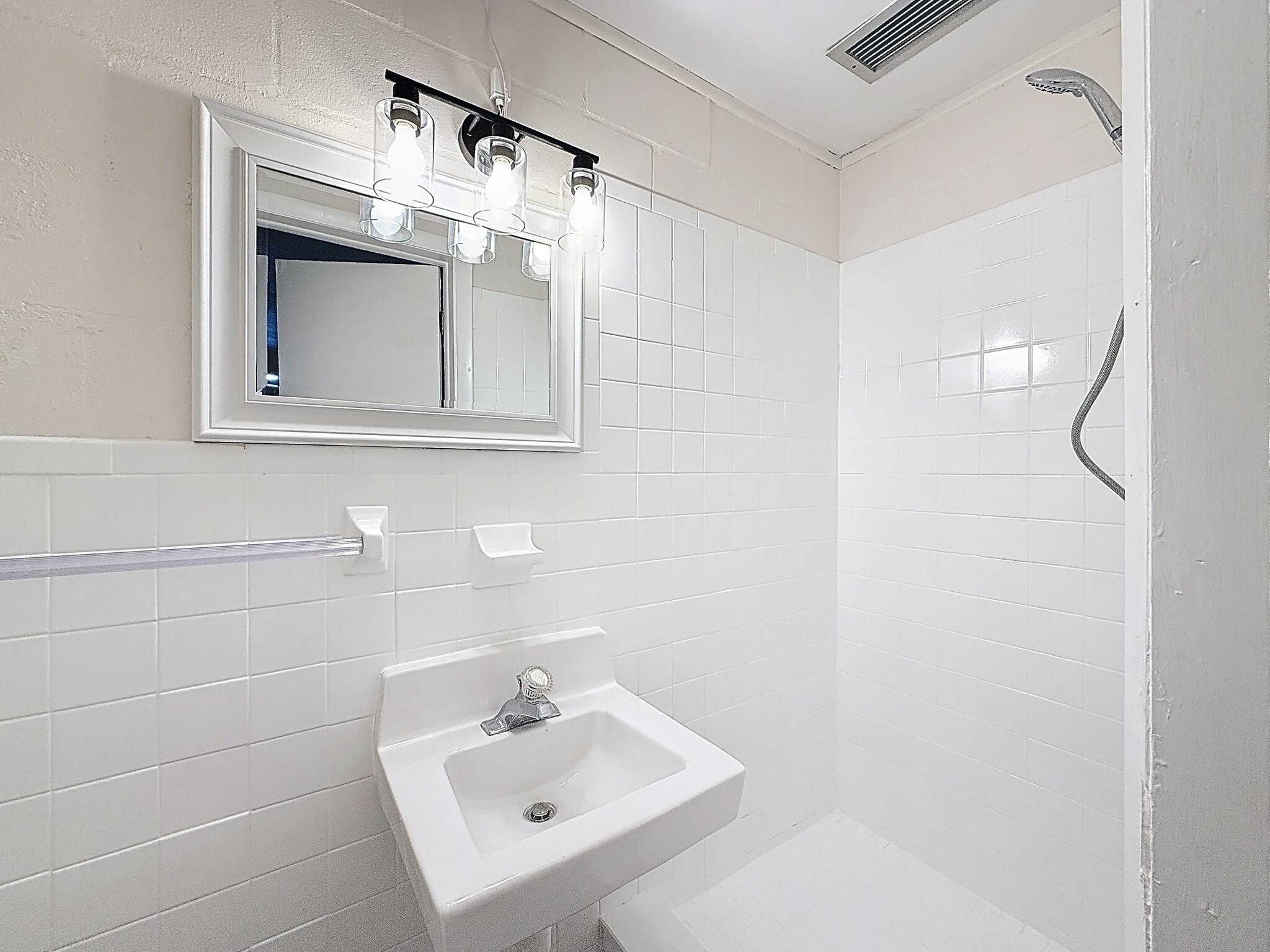Building Photo - 3632 Brompton Dr