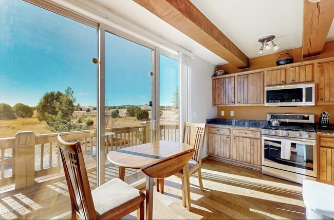 Building Photo - 760 S Creekside Dr