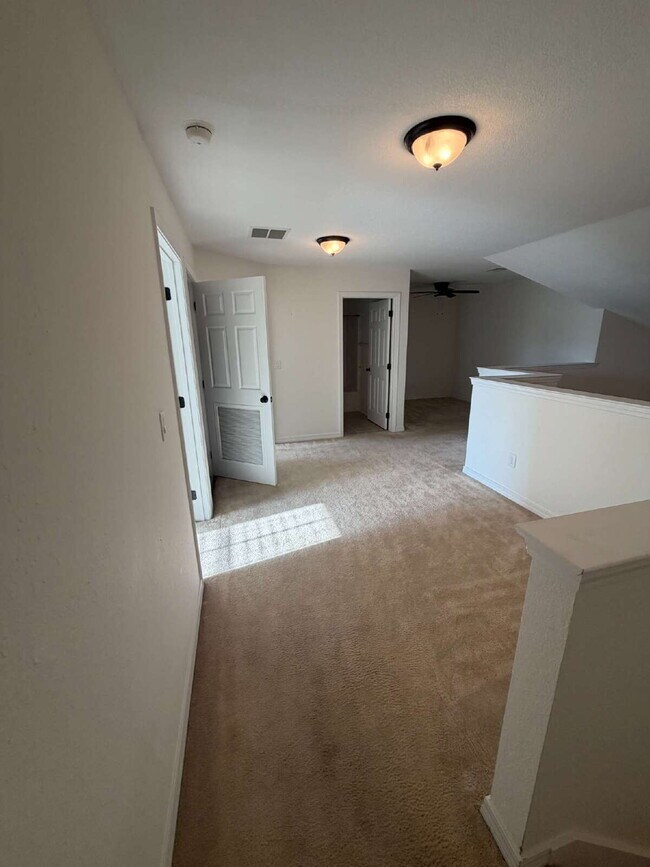 Building Photo - Welcome to The Hammocks! Newly Updated 3 bedroom 2.5 bath home.